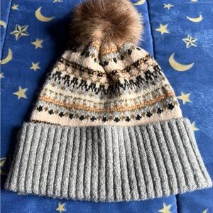 NWOT Pom-Pom Knit Beanie